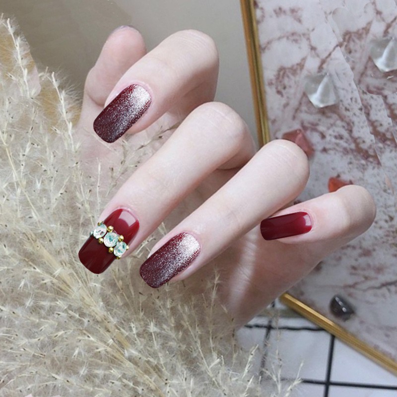 Bộ 24 móng tay giả Nail Nina hoạ tiết hạt vàng pha lê đỏ mã 282【Tặng kèm dụng cụ lắp】