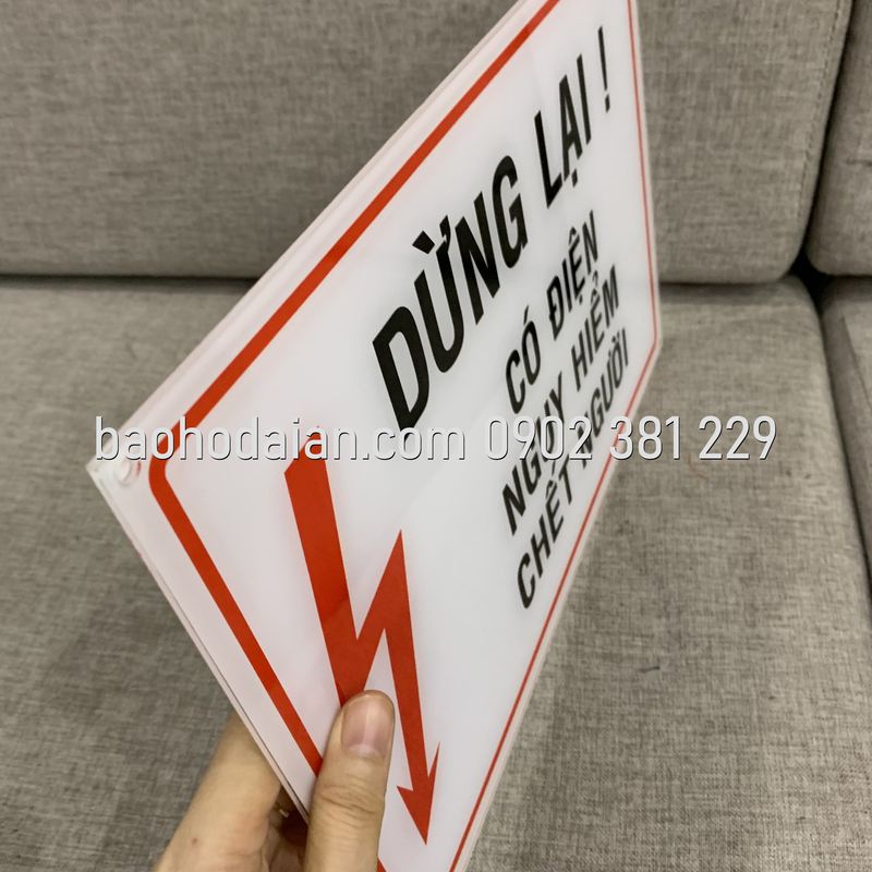 Dừng lại! Có điện nguy hiểm chết người (mica 24 x 36cm)