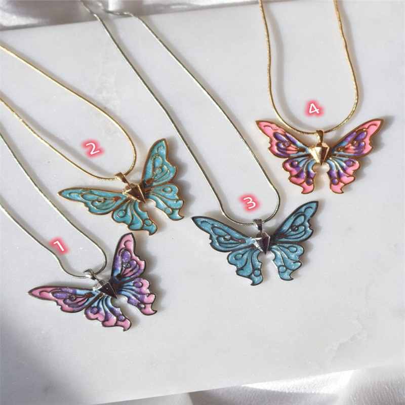 Vòng cổ Hai Lớp Mạ Vàng 18K Mặt Hình Bướm Đính Ngọc Trai Thời Trang Cho Nữ