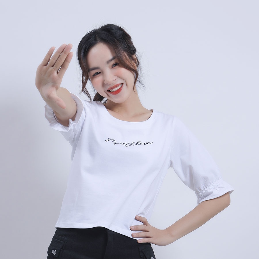 Áo thun nữ croptop ngắn tay, cổ tròn_Gavani_FLY WITH LOVE