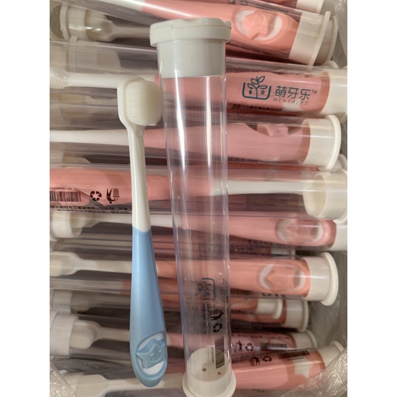 Bàn chải đánh răng sợi lông tơ siêu mềm cho bé hình ngôi sao