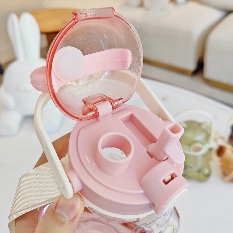 Bình nước cute  bình nước Bình Nước 900ml Dung Tích Lớn Có Dây Đeo Thiết Kế Hình Gấu Dễ Thương ống hút Chai nước giải khát dung tích lớn Ấm đun nước sinh viên bằng nhựa uống đôi di động