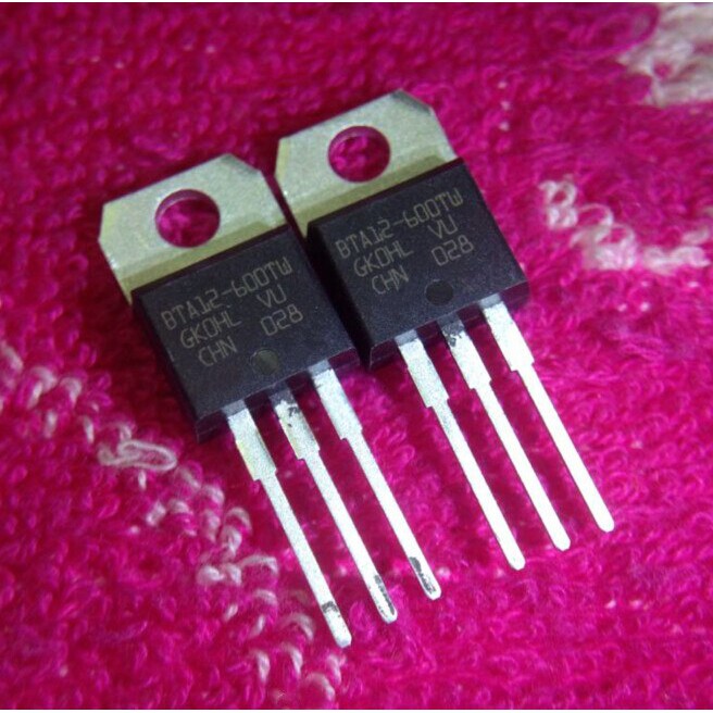 BTA12-600B 600V/12A TO220
