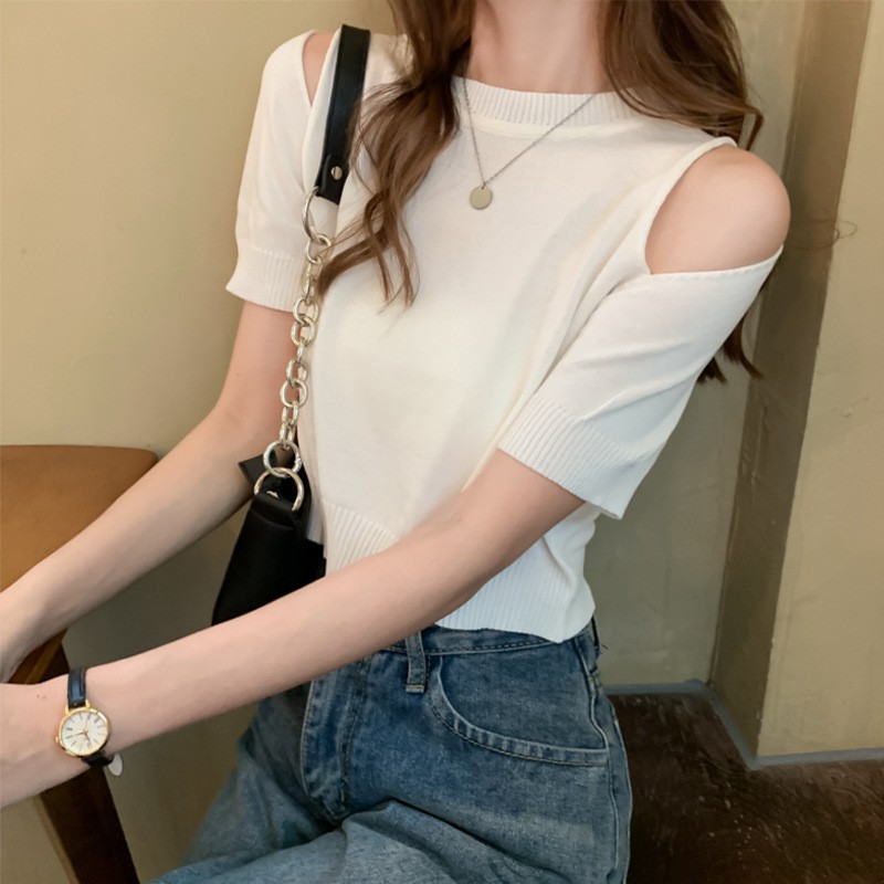 Áo croptop hở vai tay lỡ hai màu đen trắng form rộng cá tính -ACN16