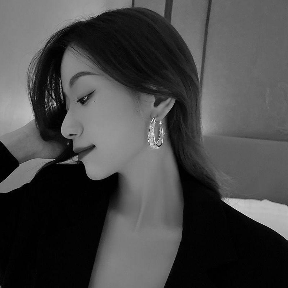 Bông Tai Dạng Vòng Bằng Kim Loại Thiết Kế Đơn Giản Cho Nữ MXMUSTY|Bông Tai Hình Chữ C Thời Trang Dành Cho Nữ|Khuyên Tai Nữ Kiểu Dáng Thời Trang Thanh Lịch