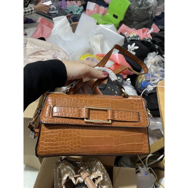 Túi da giả rắn zara dòng cross màu nâu