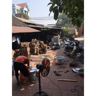 Chảo màu đen làm bánh xèo