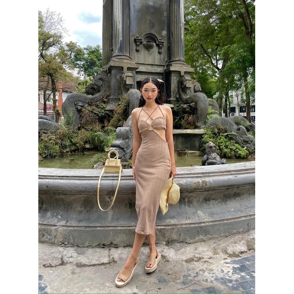 Đầm body khoét eo dáng dài | DOJA DRESS - CLÉLIE