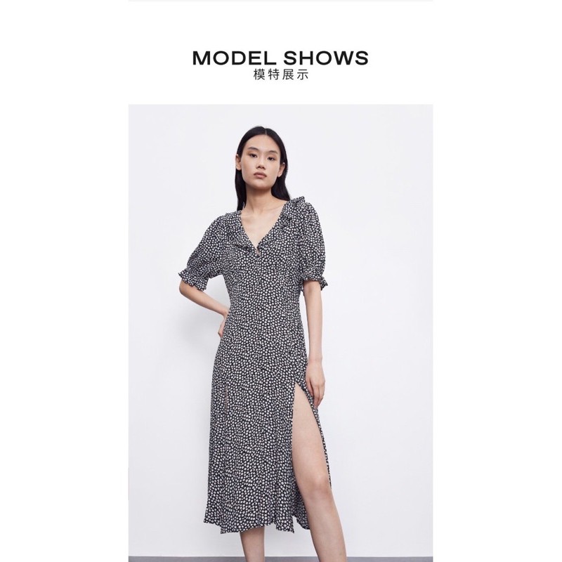 Đầm hoa nhí Urban Revivo