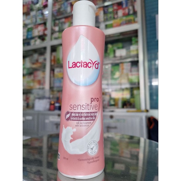 Dung Dịch Vệ Sinh Phụ Nữ Lactacyd pro sensitive cho da nhạy cảm