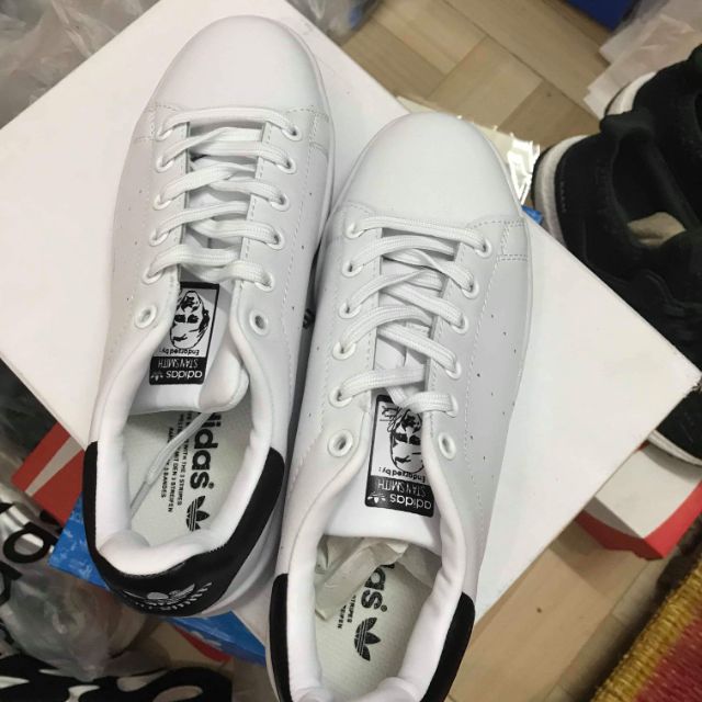 Stansmith gót đen vs xanh