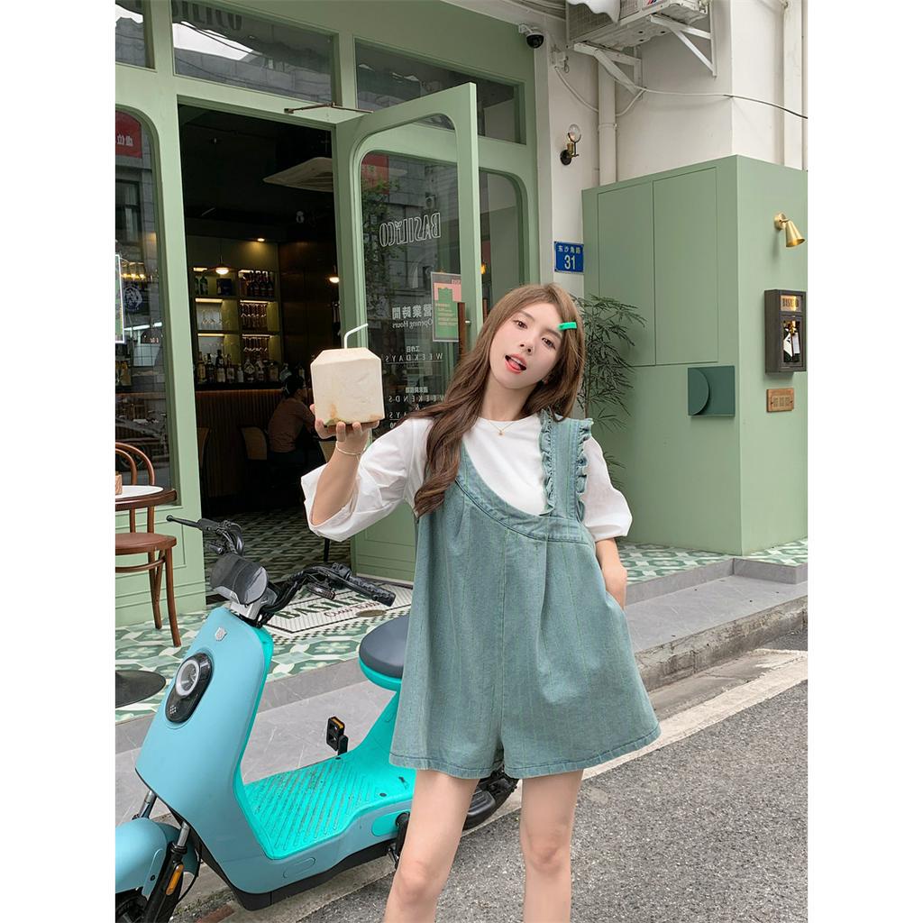 Quần yếm nữ ống rộng mix sơ mi trắng cổ tròn