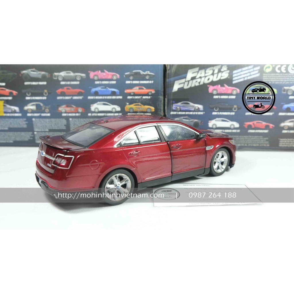 Mô hình ô tô Ford Taurus 2010  1:24 Greenlight