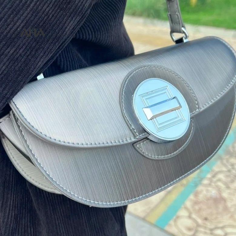 Túi kẹp nách AHA official màu gradient 6D phong cách mới cao cấp