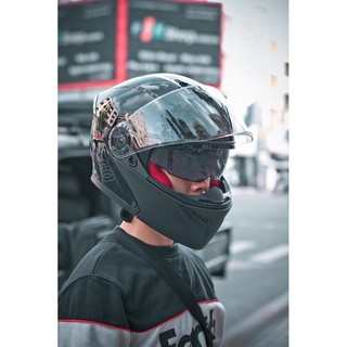 Mũ bảo hiểm EGO lật hàm E9 đen bóng