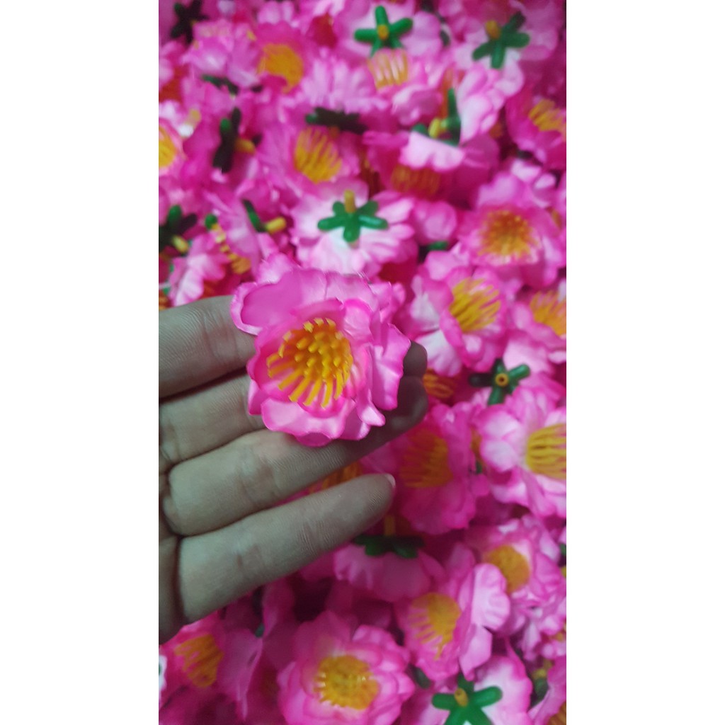 Hoa mai, Hoa đào giả bằng vải lụa trang trí ngày Tết