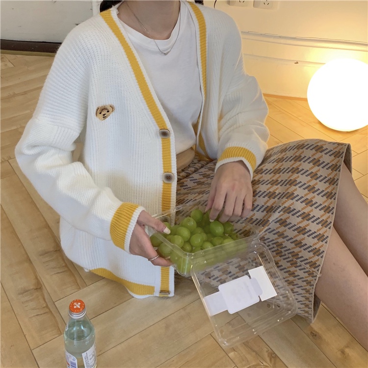 Áo khoác cardigan cổ chữ V dáng rộng thêu họa tiết gấu phong cách mùa thu 2021 cho nữ