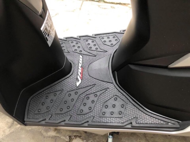 Lót chân Vario 125 /150  cao su dầy - thảm để chân Vario - đồ chơi xe Vario 150