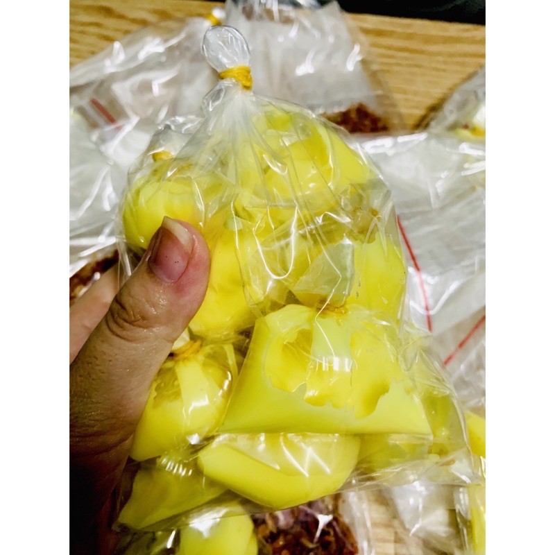 BỊCH BƠ TRỨNG VÀNG ĂN KÈM BÁNH TRÁN