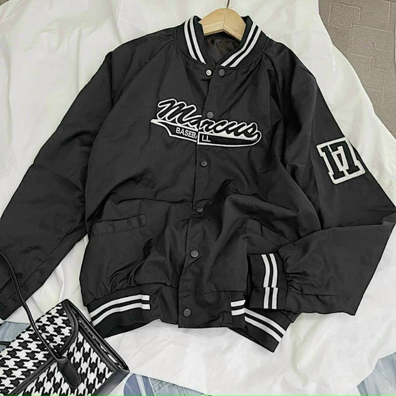 Áo Khoác Bomber Dù Gió MARCUS Màu Đen Và Vàng - FRESHIP Unisex - Kiểu Bóng Chày Số 17  Nam Nữ Cute