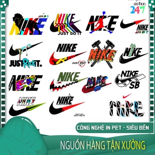 - Logo Nike nhiều màu in trực tiếp lên vải bằng bàn ủi, bàn là