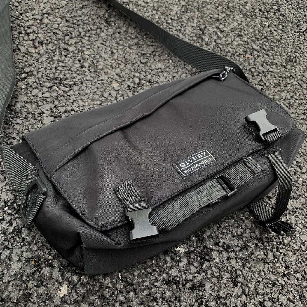 Túi đeo chéo phong cách Harajuku màu tối thời trang đường phố cá tính | BigBuy360 - bigbuy360.vn