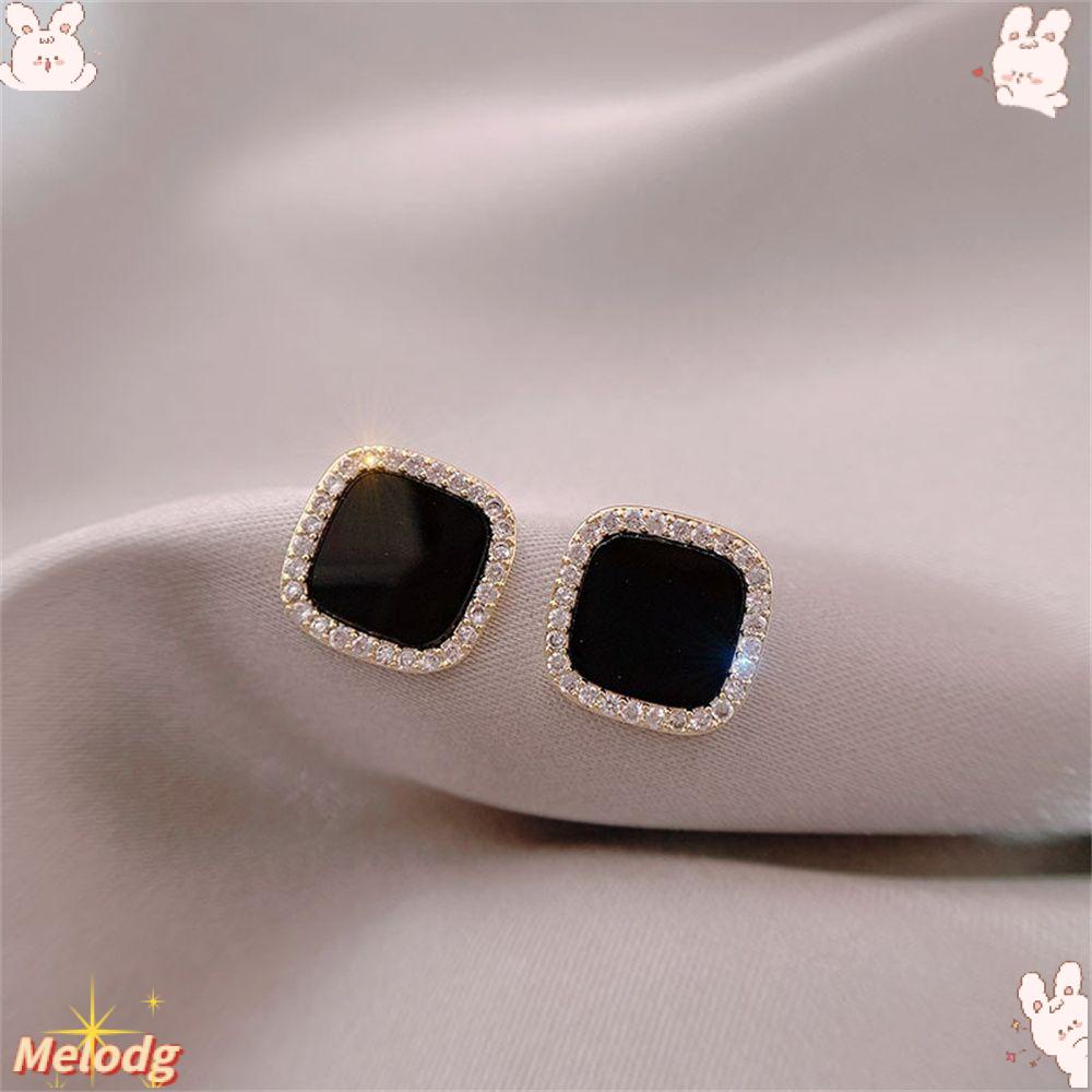 Khuyên Tai Hình Học Đơn Giản Sang Trọng Hợp Thời Trang