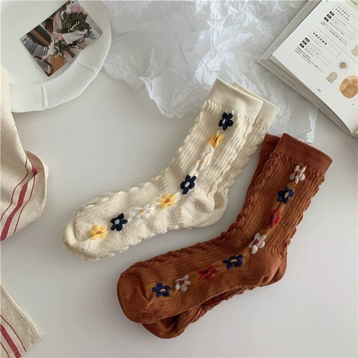 Vớ / tất cổ cao họa tiết in nổi - UniLabel