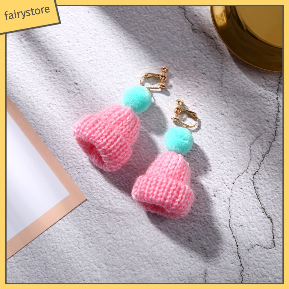 Đôi khuyên tai dạng kẹp/ dạng móc thiết kế mũ len đính quả bông xù trên đỉnh đáng yêu dành cho nữ