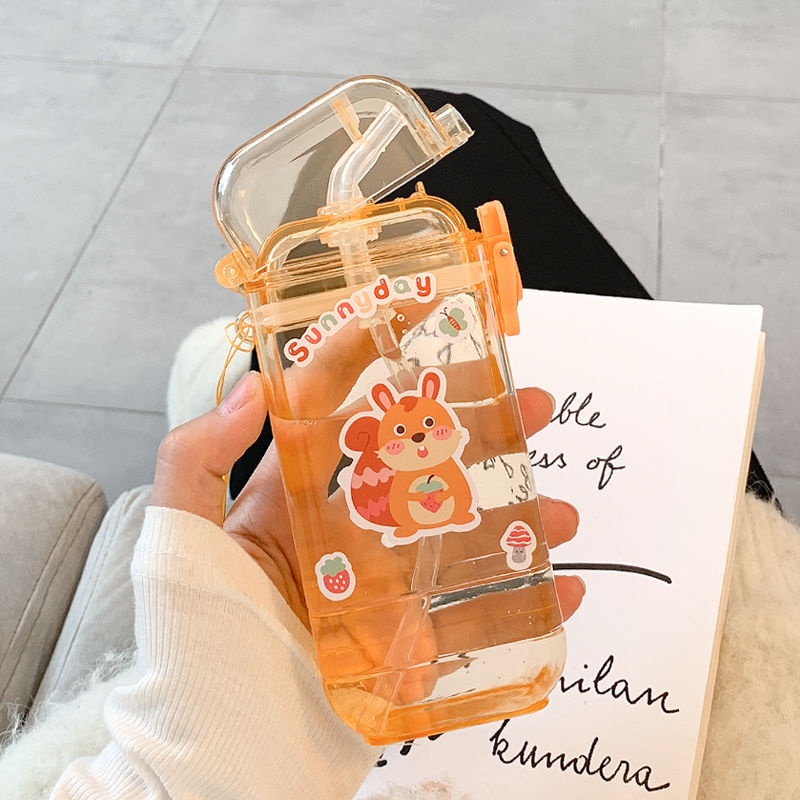 Bình Nước Nhựa Hình Vuông Sức Chứa Lớn Có Ống Hút Họa Tiết Dễ Thương Cho Nữ