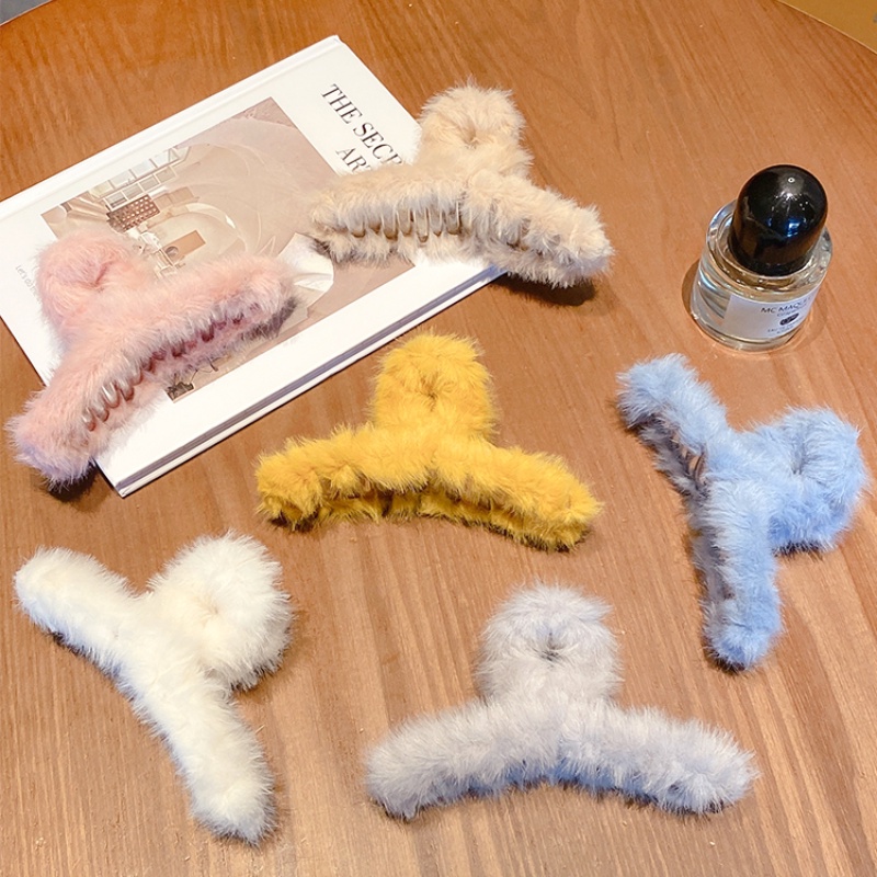 Kẹp tóc phối lông cỡ lớn kiểu Nhật Hàn thời trang