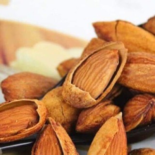 Hạt hạnh nhân rang bơ nguyên vỏ