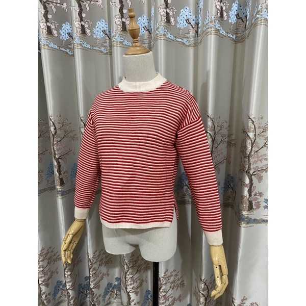 Áo len croptop form nhỏ cổ tròn, sọc ngang trắng đỏ
