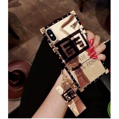 Ốp Iphone tráng gương Fendi tặng kèm dây full box hàng loại 1 từ iphone 6 đến xs max