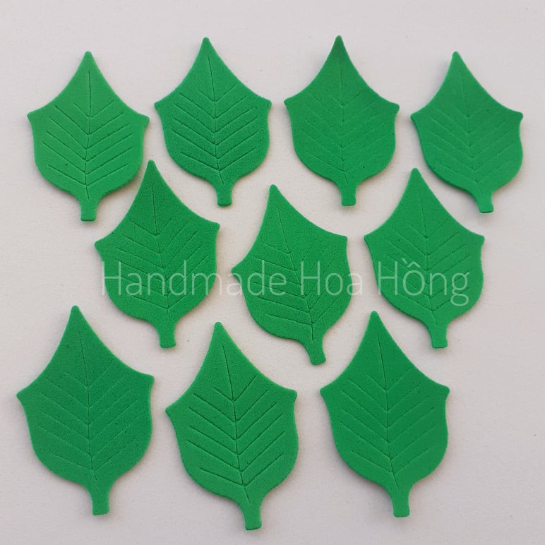 50 lá trang trí giáng sinh - noel, bằng giấy xốp 1mm, 4.9 x 3.2cm - lá trang trí lớp học, giáng sinh, noel, thiệp, lì xì