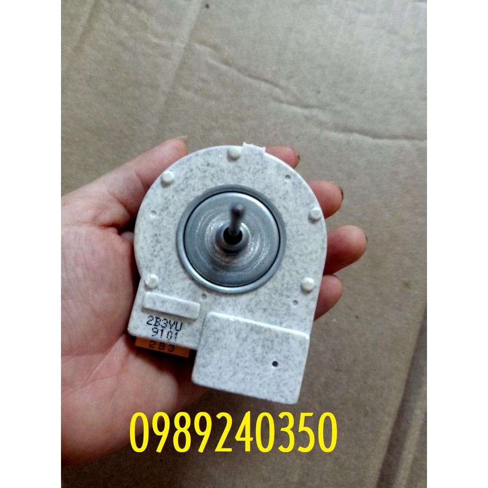 Quạt sứ tủ lạnh HITACHI mới chính hãng