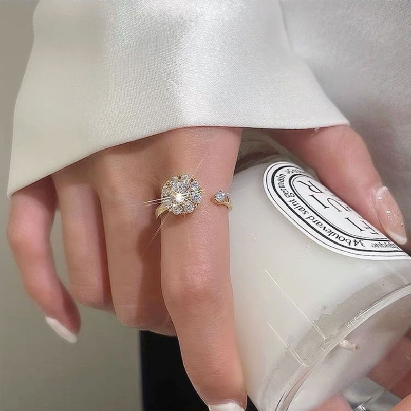 Nhẫn nữ mạ vàng 18k đính kim cương nhân tạo lấp lánh thiết kế mặt xoay chuyển độc đáo mới lạ thời trang sang trọng