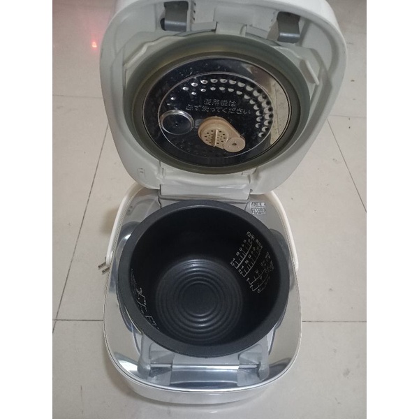 TOSHIBA ÁP SUẤT HÚT CHÂN KHÔNG 1L