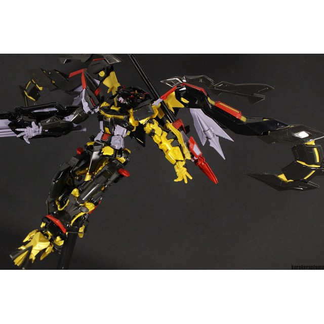 Mô hình gundam Bandai RG Gundam Astray Gold Frame Amatsumina