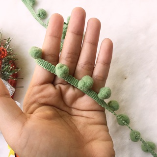 Dây tua rua trang trí hạt pompom