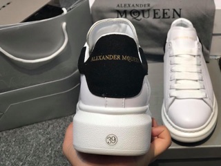 Alexander Mcqueen gót đen