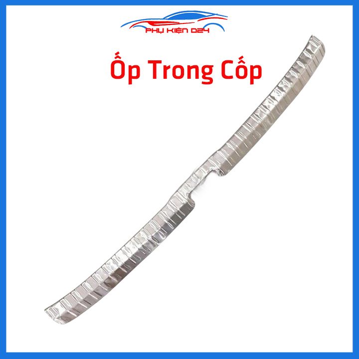 Ốp chống trầy cốp Camry 2019-2020-2021-2022 inox sáng bóng bảo vệ xe chống va đập