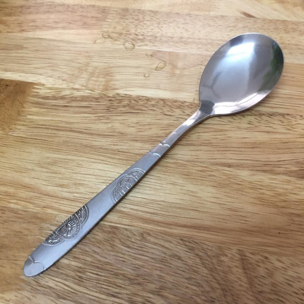 Thìa inox cán dài trạm khắc hoa văn nhiều mẫu