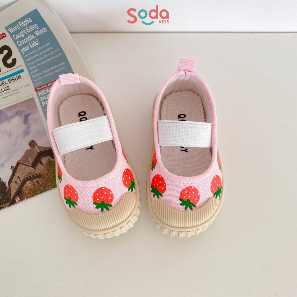 Giày lười cho bé SODA KIDS hình quả dâu, củ cà rốt