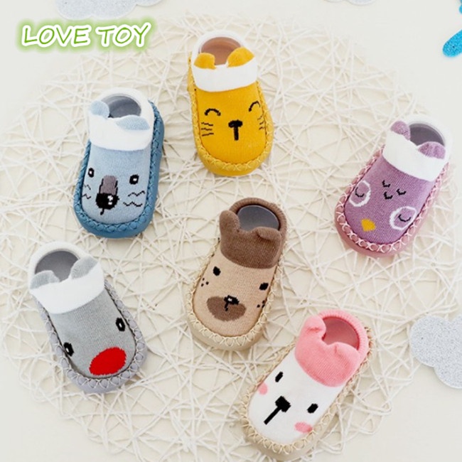 Giày vớ đế mềm chống trượt họa tiết hoạt hình cho bé sơ sinh