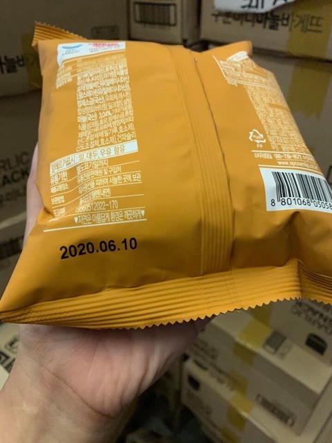 Bánh mì bơ tỏi sấy Hàn Quốc đen 24k/ gói