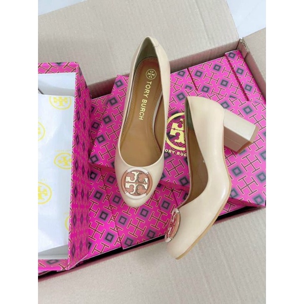 Giày Bít Tory Mũi Tròn Gót Trụ