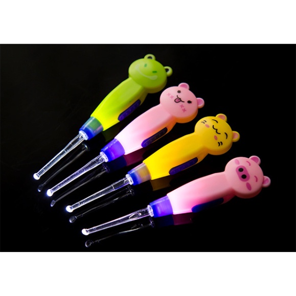 DỤNG CỤ RÁY TAI BẰNG NHỰA CÓ ĐÈN DỄ THƯƠNG BIBI 83