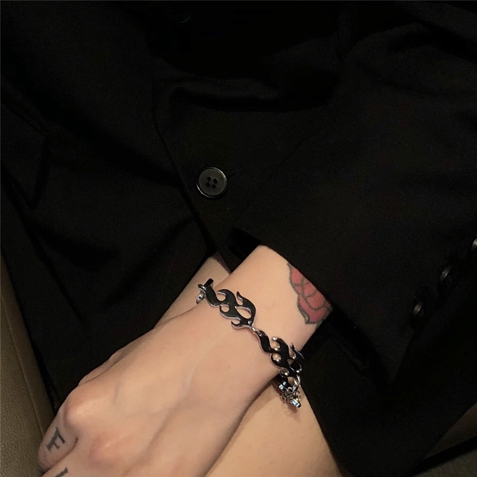 Vòng Tay Hình Ngọn Lửa Màu Bạc Thời Trang