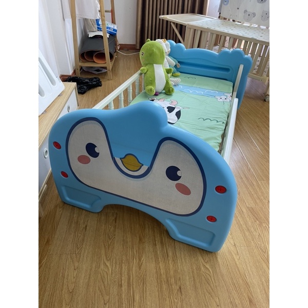 Giường nhựa cho bé, giường ngủ trẻ em kèm đệm  dừa kích thước 142*78*61 . Bảo hành 2 năm của HAPPY HOME